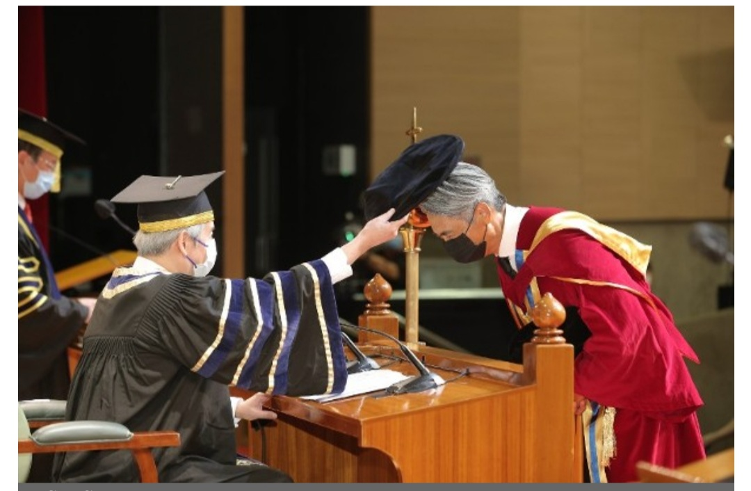 明星|周润发一头白发亮相，“新身份”曝光！