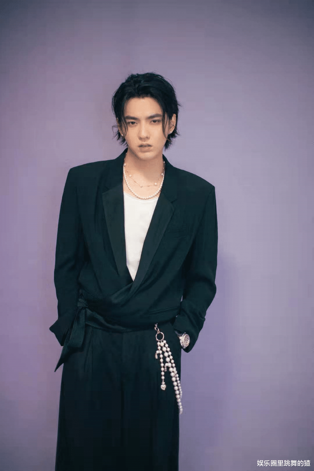 吴亦凡|手指还能判断大小？一张图告诉你，吴亦凡到底是不是“牙签”