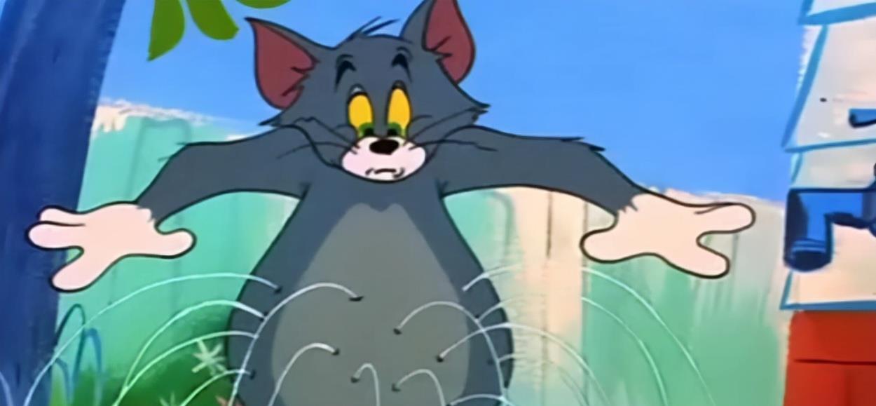 医生|脑门镶钻后，又有歌手钻开头骨植满大金链？网友嘲翻！