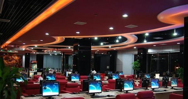 90后宝妈经验|网吧被年轻人“抛弃”，一年倒闭12888家，00后不愿买账