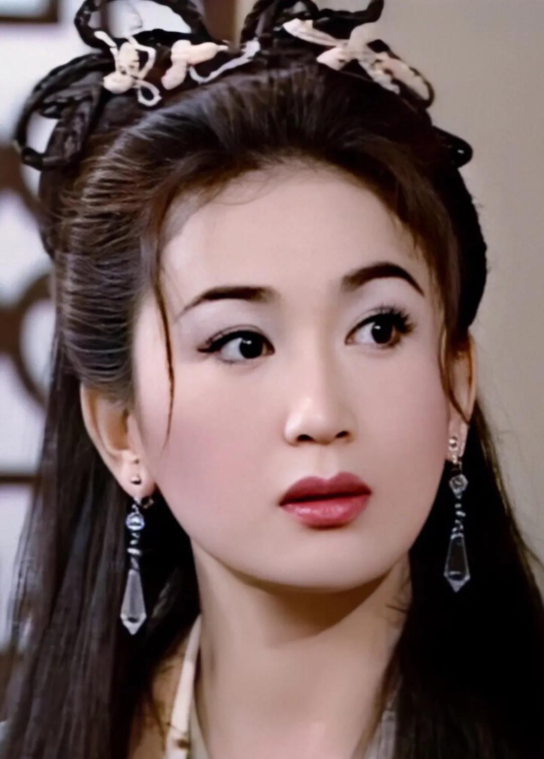 温碧霞|“冻龄”美女温碧霞，从叛逆女孩到最美妲己，她成为自己人生赢家