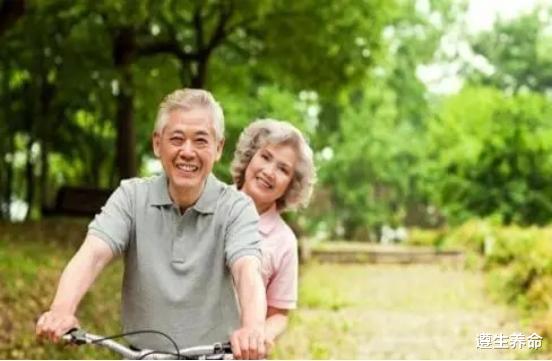 阿尔茨海默病|预防老年痴呆从现在开始,人到中老年,8种食物多吃