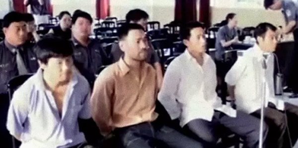 东北特大连环杀人案,凶手一年灭门十三家,多次挑衅警方