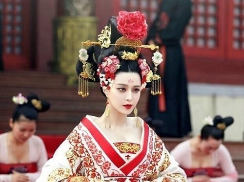 吴有情聊|小皇帝爱上长嫂，为夺美人杀了舅舅一家，不料长嫂才是幕后大佬
