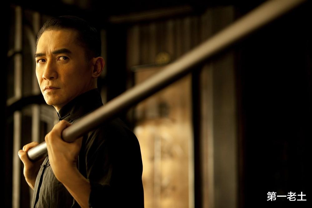 叶问|叶问前半生是黑道，后半生既吸毒又乱搞，终其一生是个渣男