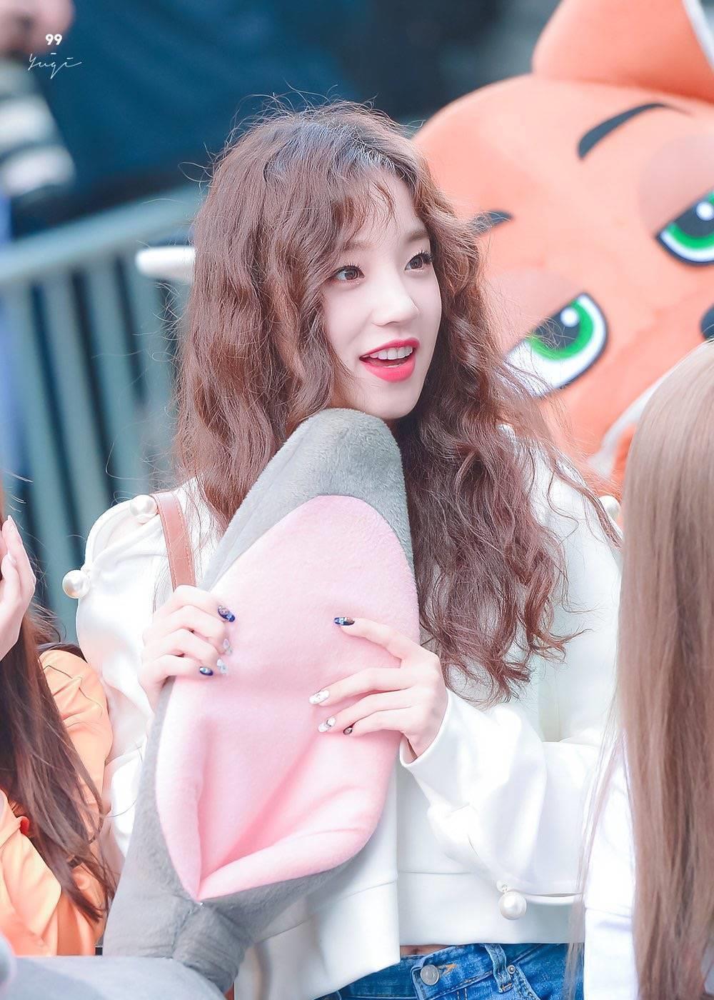 徐穗珍|(G)I-DLE赵美延上节目，回放组合活动的片段时，徐穗珍被打码处理