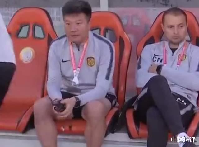 中超|中超今天再現(xiàn)超奇葩1幕：主教練賽后發(fā)布會(huì)全程只說(shuō)了25個(gè)字！