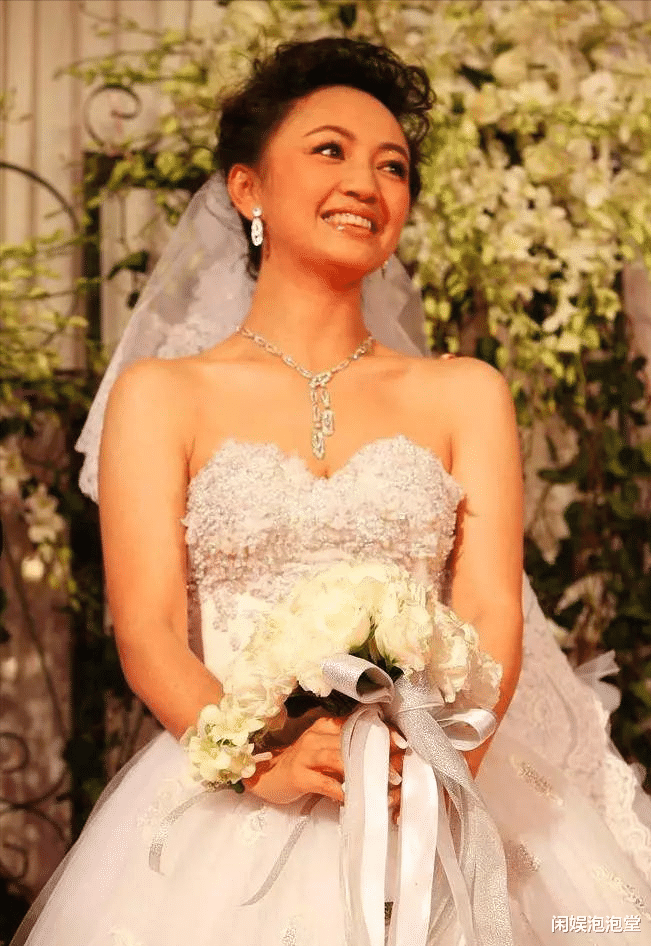 张兰|37岁成为半个娱乐圈老板娘，堪称内地版向太，罗海琼有何本事？