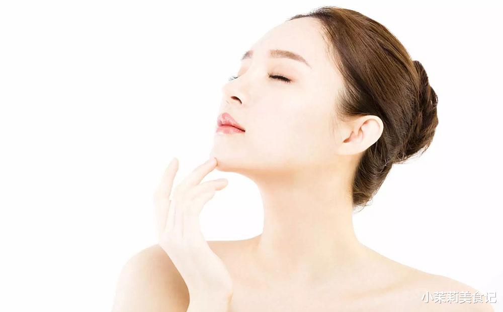 化妆品|女人不想油光满面，少涂化妆品，坚持“吃5样忌3事”，素颜也好看