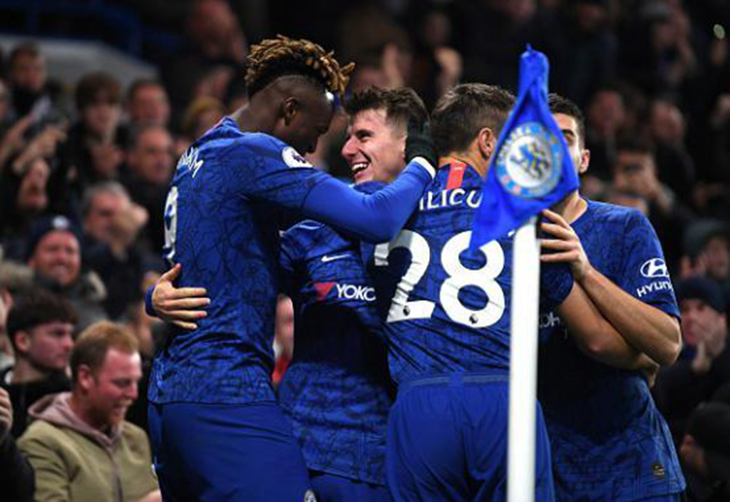 孙颖莎|图赫尔如获至宝！22岁天才赢球后致敬鲁尼，女友是女团成员