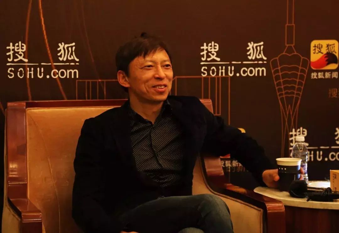 搜狐|他竟然沦落到跟网红抢饭吃？！