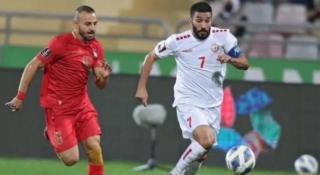 一个人的夜晚 3-2,大冷门!中东黑马4轮拿5分,稳坐小组第三,国足只能眼红