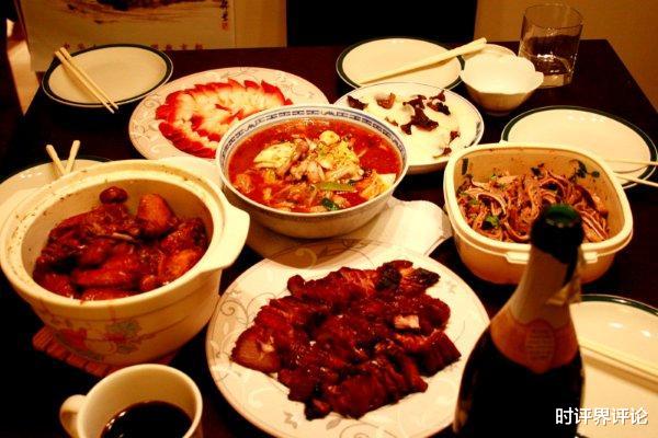 时评界评论 孟伟：发奖金就要请吃饭？该为职场吃喝立个规矩