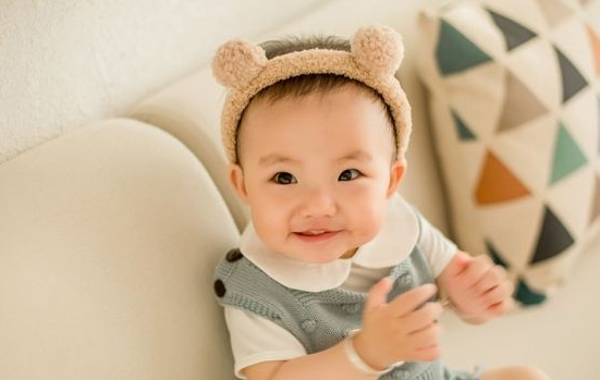 知一先生|带三点水的字起名：带有三点水聪明智慧有才华的男孩名字