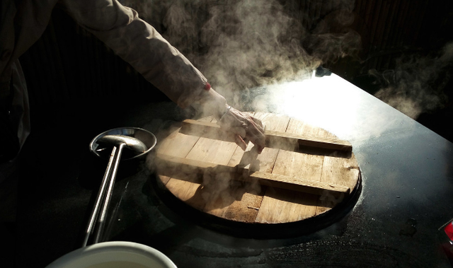 红敏说 当年出现在农村的“赊锅人”，如今不知所踪，为何不回来收钱？