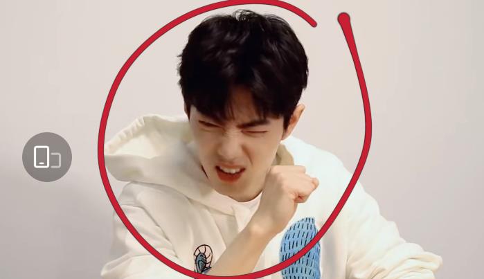 肖战|30岁肖战穿成“学生”亮相!回京后好嫩,和小室玩游戏暴露真面目