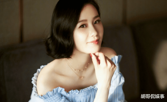 倪妮|刘诗诗晒照，网友发现手中手机价格高达一万八，直呼只买得起链条