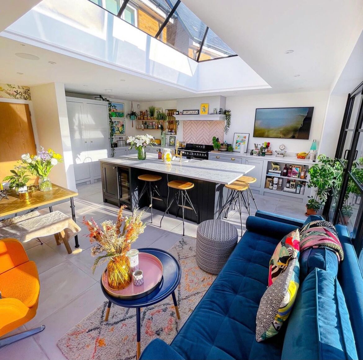 露台只用来晒衣服,实在浪费!改建成玻璃“阳光花园”,太惬意了