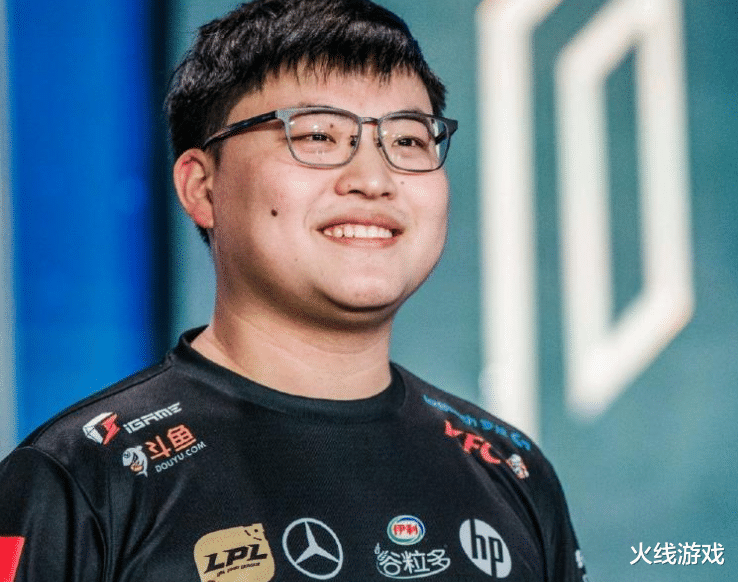 blg|银河战舰来了？S11转会期BLG选手阵容爆料合集，中单FoFo下路UZI