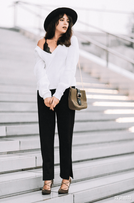 娱说时尚 虞书欣真俏！露肩毛衣穿出来，不怕寒潮，甜甜的真美