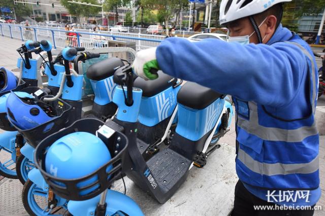 长城网 “五一”假期，石家庄共享单车运维小哥的岗位坚守