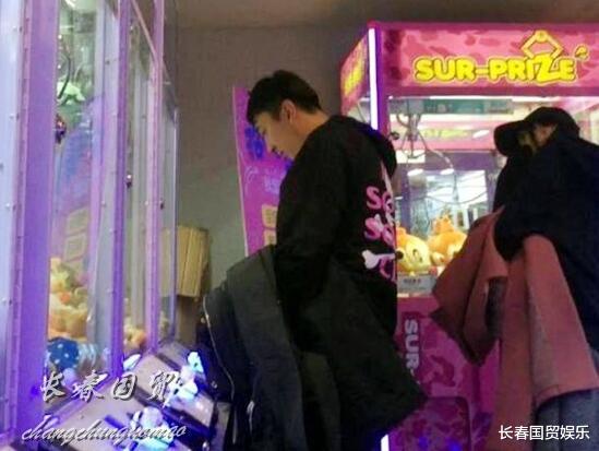 王思聪|王思聪新女友曝光，扎着双马尾清纯甜美，与前几任风格不同