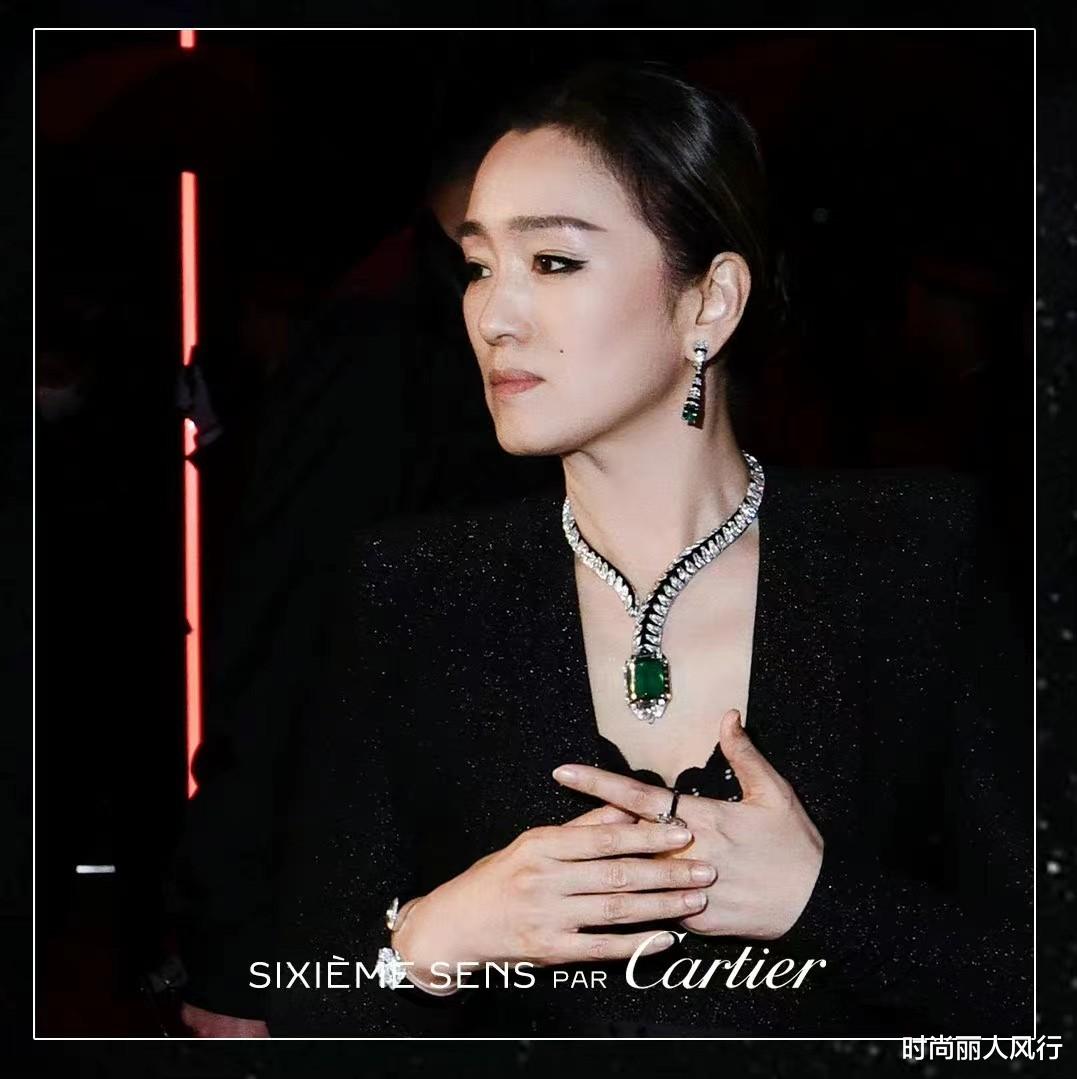 时尚丽人风行 “巩皇”彻底回归!巩俐穿礼服招手霸气全开,宋佳穿西装更不输