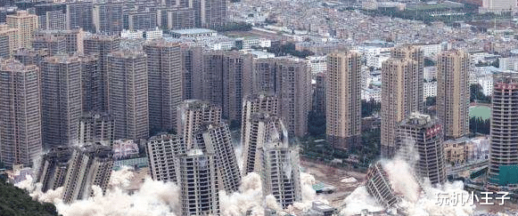 烂尾楼|15栋烂尾楼爆破拆除了，还要还月供的用户现在什么感受？