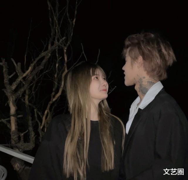 殷世航|殷世航晒套路璐起床照，头发凌乱油腻邋遢像鸟窝，两人刚订婚就同居？