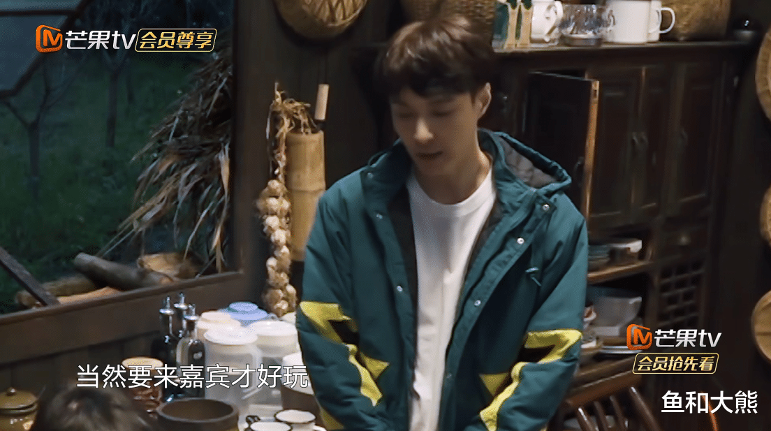 张艺兴|师徒过招！张艺兴将避嫌做到极致，高情商的黄磊也差点圆不过来！