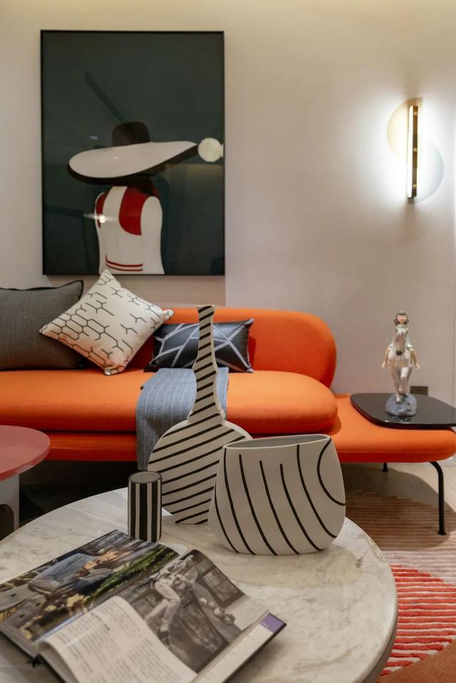 56㎡现代轻奢，颜色鲜艳的设计，让小房子充满活力