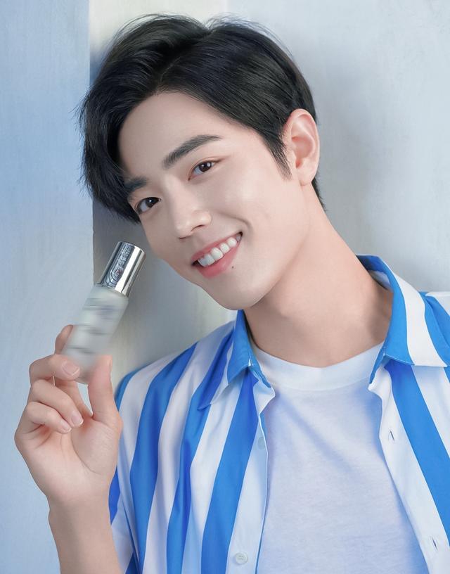 肖战|肖战：此文需要握紧手机，以防砸脸！