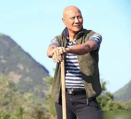 计春华|他武术丝毫不输李连杰，待人温柔敦厚，却演了一辈子的“坏人”