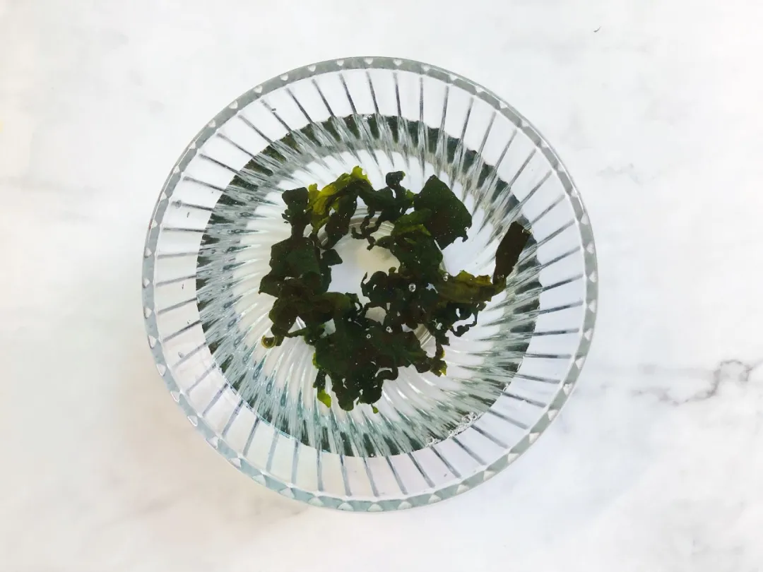 婴幼儿常识|国药育儿知识:裙带菜肉片汤 , 鲜香美味肉质软嫩!