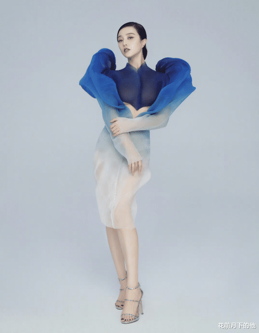 范冰冰|范冰冰大胆挑战透视裙，中间镂空一块秀出小腹，薄纱难遮事业线