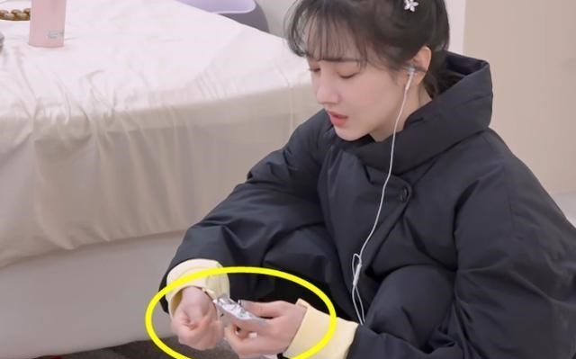 陈小纭|陈小纭自爆整骨10次，看到她早上做的第一件事，再也不羡慕她美了