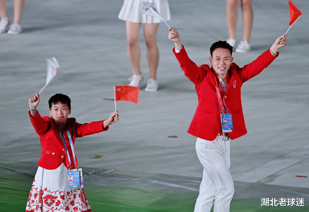 二人转|全红婵分身乏术!三家春晚都有她,粉丝能从二十九号看到大年初一