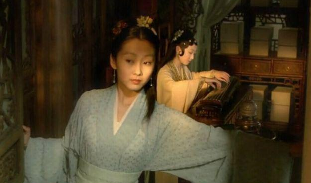 红楼梦|认出赵丽颖，却没认出一起来看流星雨的她，红楼梦里藏了多少人？