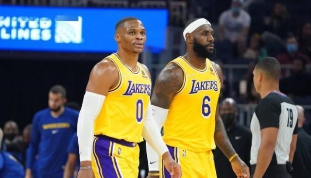 嘟小薯 忍痛割爱！3年5支球队，大威少沦为球队毒瘤……