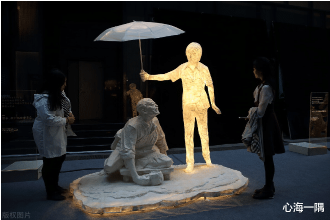 心海一隅 男子因高铁停运晚点说哭乘务员：弱者欺负弱者，人性不该这样！