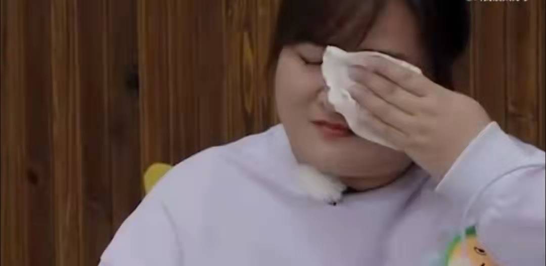 贾玲|贾玲面对恶评情绪崩溃,票房大卖后口碑变差,希望观众对自己宽容