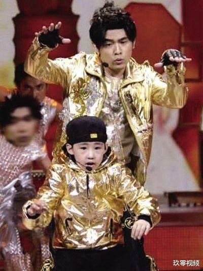 周杰伦|9岁与周杰伦同台飙舞，父母为了培养他卖房子，如今却长残无人识