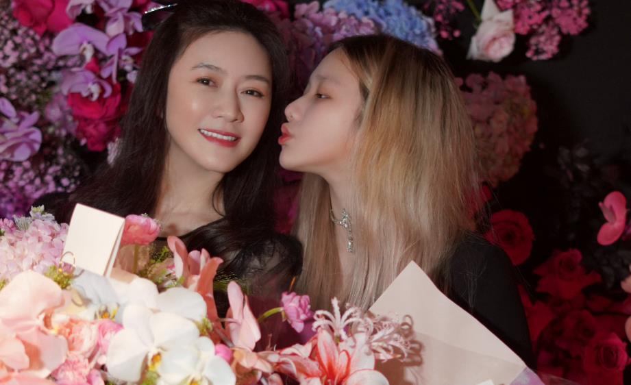 田海蓉|陆毅前任田海蓉老公成谜，自曝女儿照片，孩子长相透露爸爸信息？