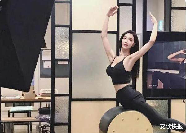 教师|26岁中学女教师走红,清纯气质媲美校花,运动的功劳很大