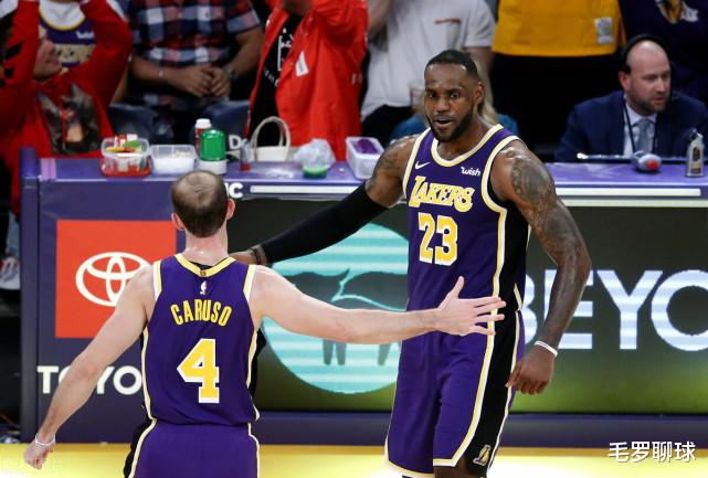 湖人隊|大反轉(zhuǎn)，湖人落后29分追回16分，兩人傷退詹姆斯不投降，布克43+9