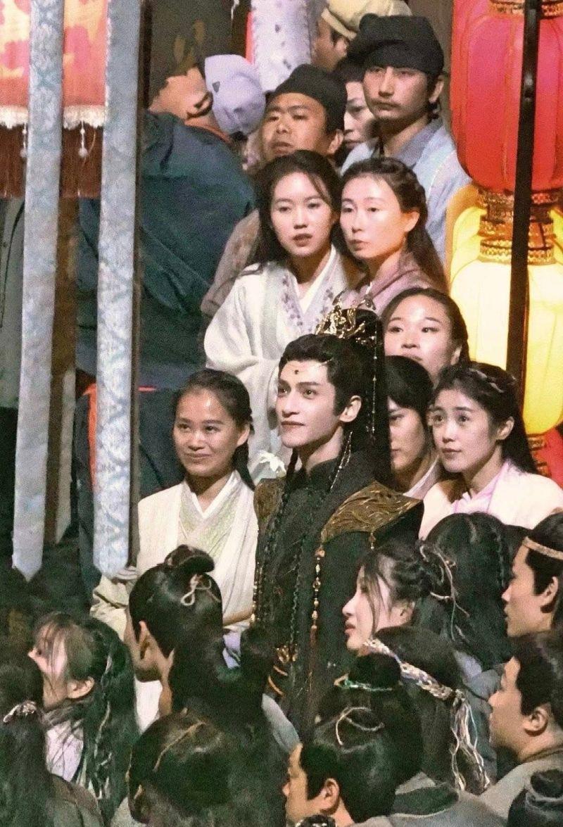 罗云熙|罗云熙新年第一则短视频被骂到删除！后援会发文安抚评论区也翻车