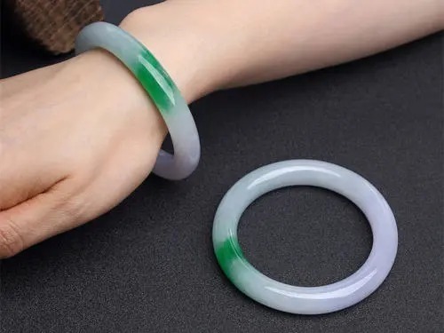 翡翠|翡翠镯子报价 翡翠镯子最新报价是多少