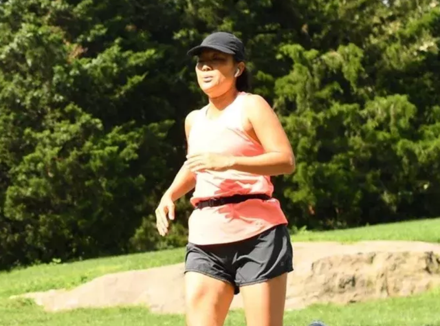 运动|54岁“富婆”跑步10年，每周4次，若没有她的自律，这1运动或可行