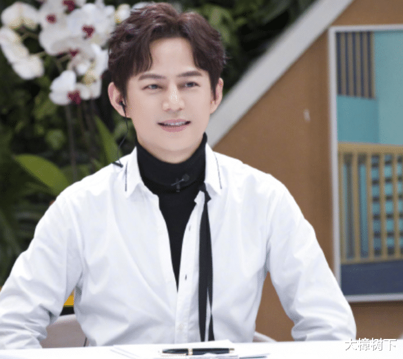 何炅|何炅妻子终露面？“隐婚”23年原因令人不解，湖南台一哥真不简单