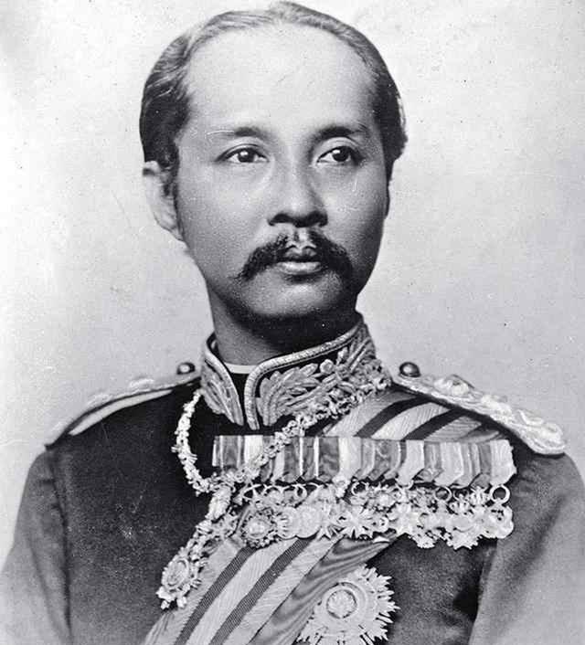 |为什么拉玛五世娶四位同父异母的妹妹当王后？他也有他的苦衷